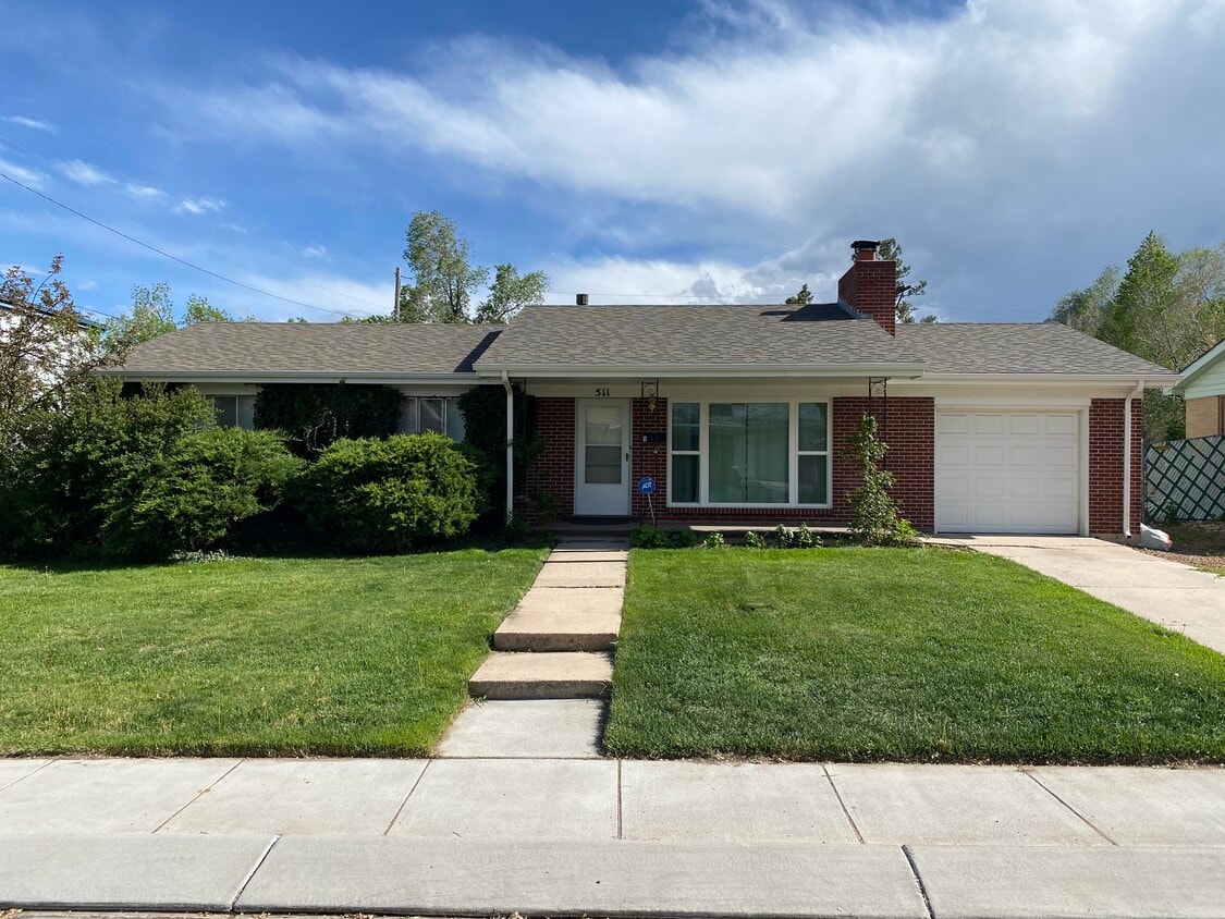 Primary Photo - 511 Salano Dr