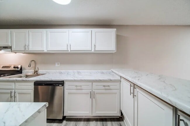 Building Photo - Southern Pines - SMP
