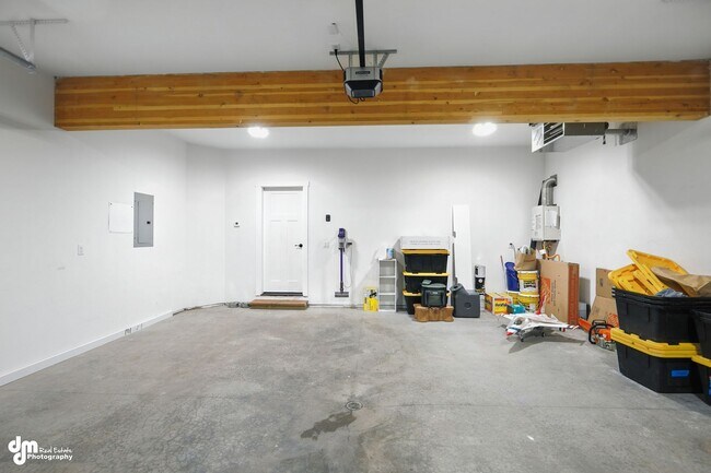 Foto del edificio - Charming & Updated 4BD/2.5BA!