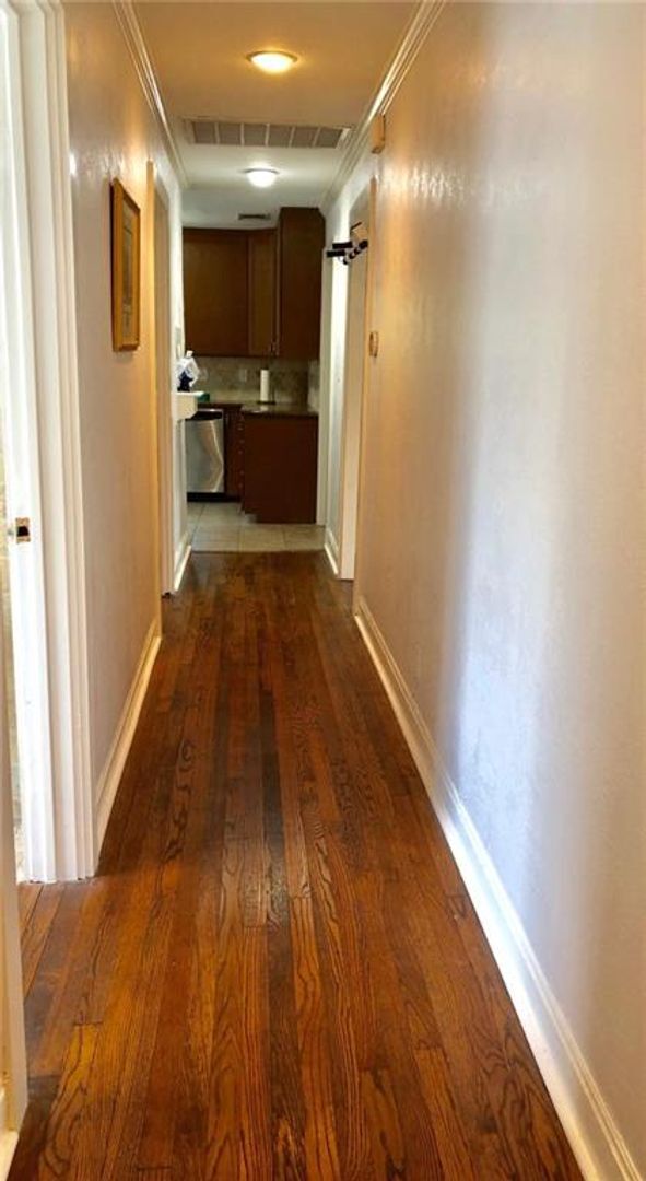 Foto del edificio - Great 4X2 Stand Alone Home for August!