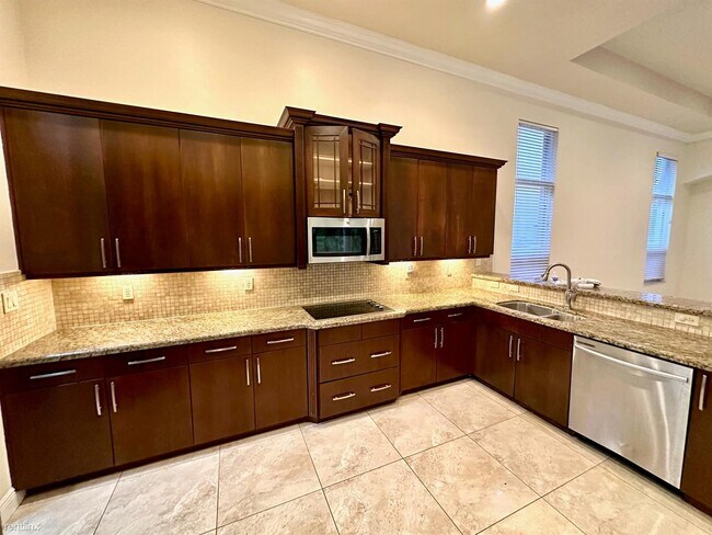 Building Photo - 4 br, 4.5 bath House - 9226 Pineville Dr