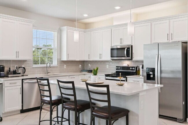 Building Photo - Discover Comfort and Space in this 4-Bed, 2-Bath Orlando Gem!
