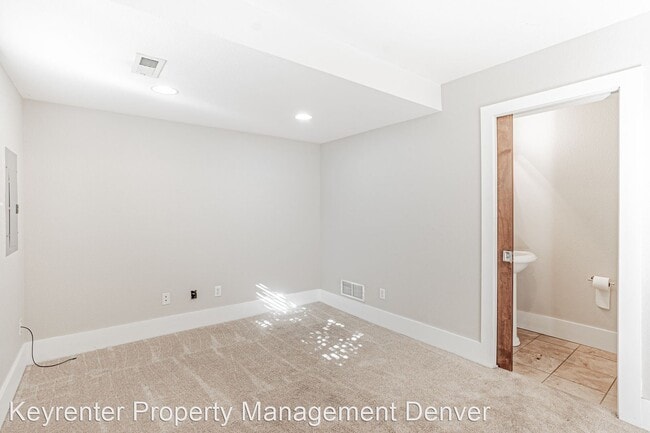 Building Photo - 2 br, 3 bath House - 1869 Vine St