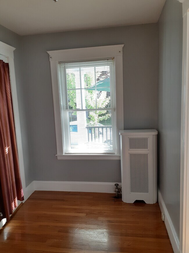 Foyer - 32 Concord Ave