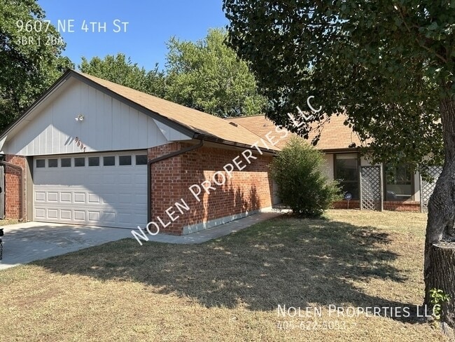 Photo - 9607 NE 4th St- House