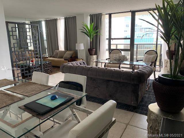 Foto principal - 600 NE 36th St