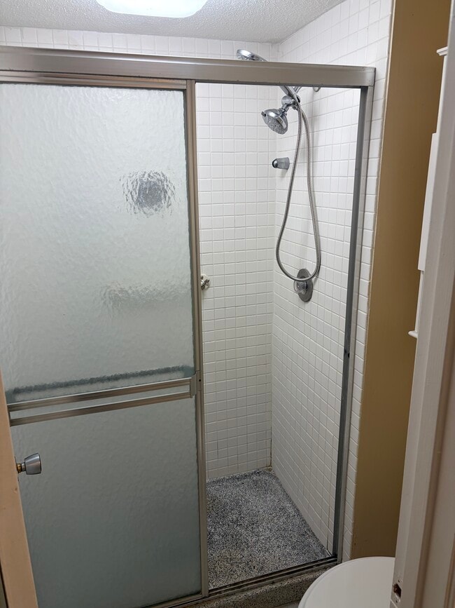 Building Photo - 6617 Poplar Ave