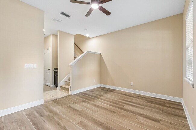 Foto del edificio - Your Spacious Lake Mary Home Awaits | 4BR, 3.5BA & Resort Amenities