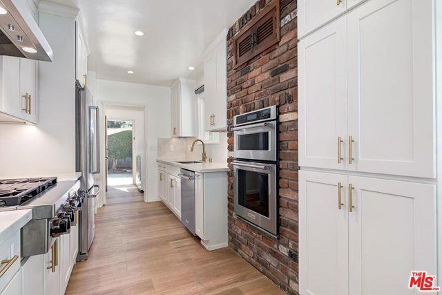 Foto principal - 10828 Stever St