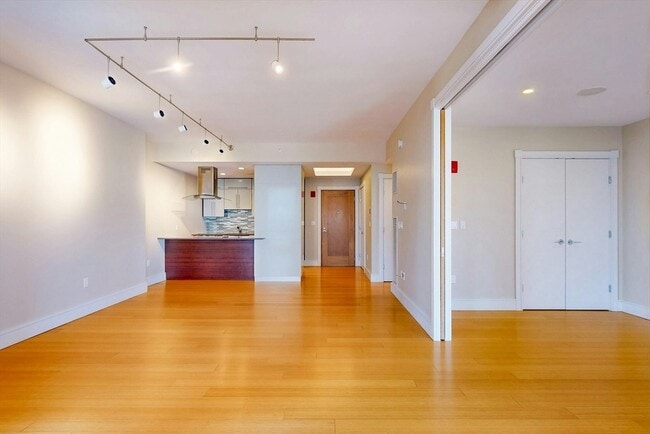 Building Photo - 45 Province St