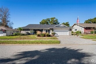 Building Photo - 8312 Roxboro Dr