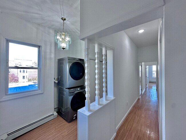 Building Photo - 809 Palisade Ave