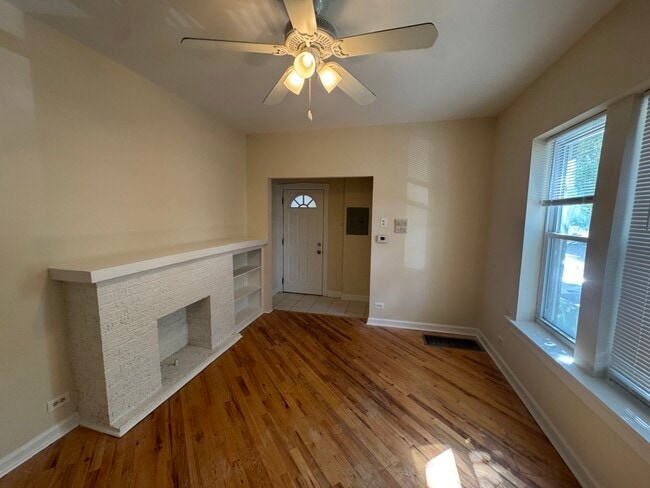 Foto del edificio - 3436 W Leland Ave