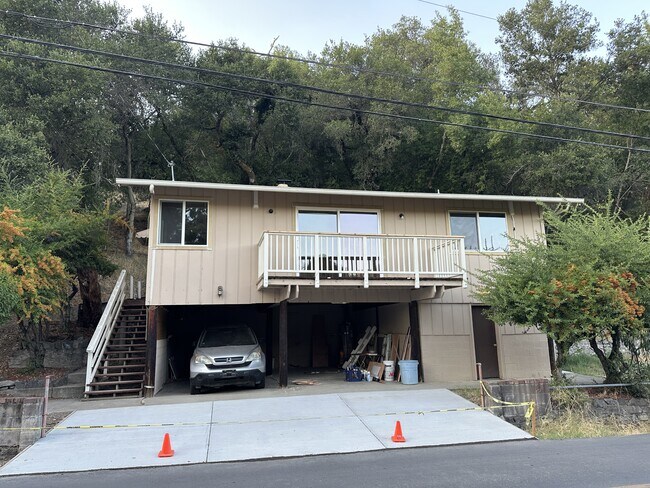 Foto del edificio - 1743 S Fitch Mountain Rd