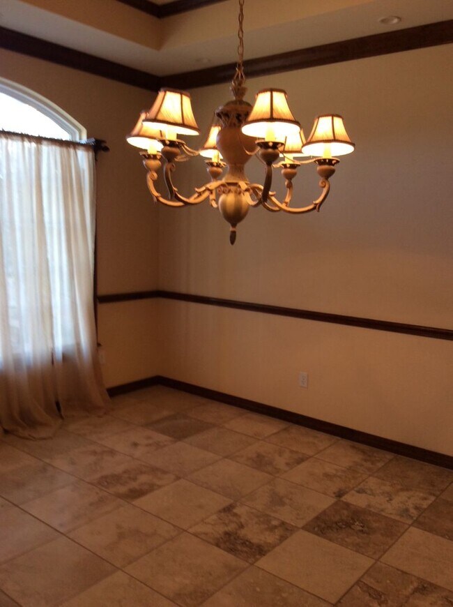 Building Photo - 108 Savannah Clovis NM