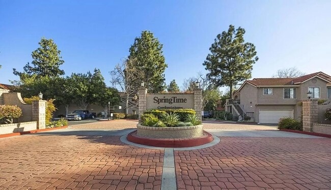 Foto del edificio - 2335 Archwood Ln