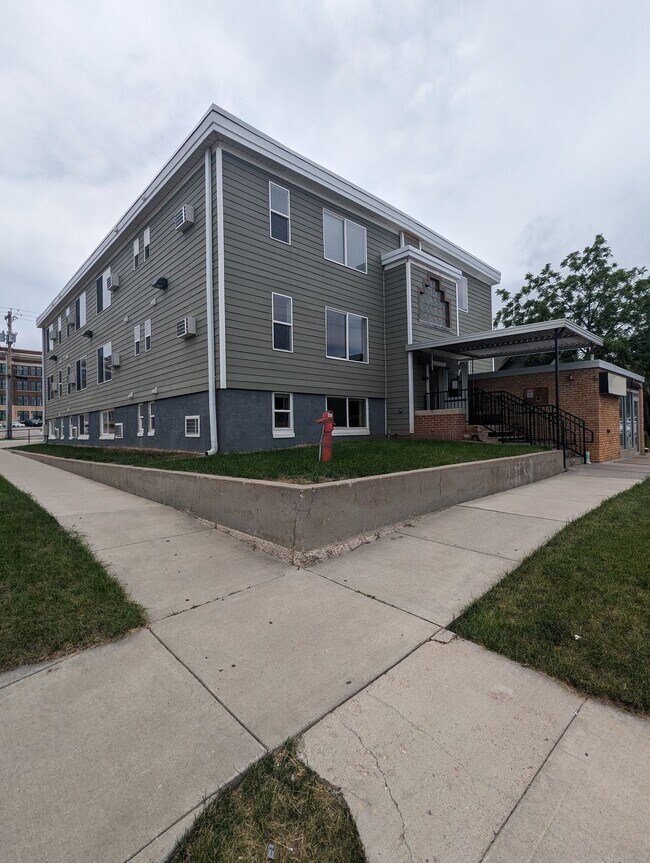 Foto del edificio - Modern Studio in Heart of Downtown - All Utilities and Internet Included!