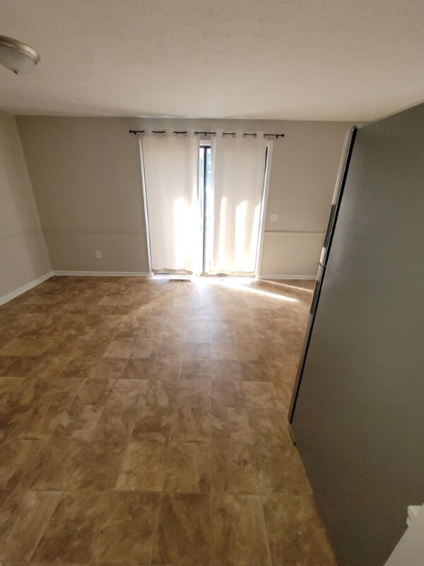 Building Photo - 1108 Sunford Ave SE