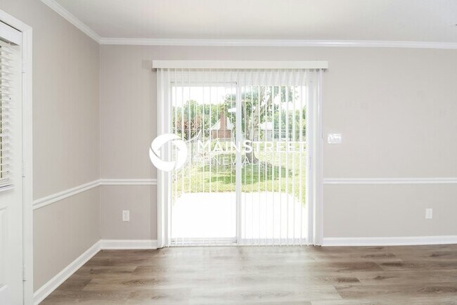 Building Photo - 3 Bedroom Pet-Friendly Home in Lewisville,...