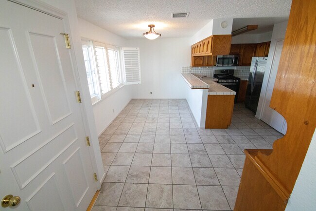 Foto del edificio - 705 Myrtle Ave