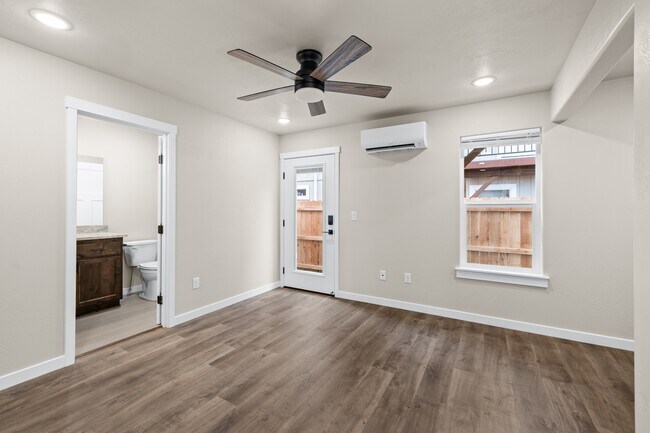 Foto del edificio - 7857 Houston Lp