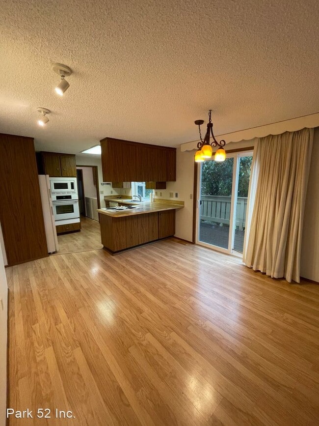 Foto del edificio - 2 br, 2 bath House - 7117 40th St W #26