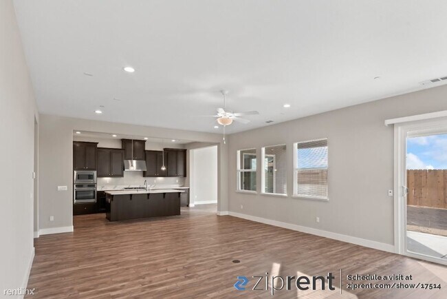 Building Photo - 4 br, 3.5 bath House - 2423 Paramount Ln, ...