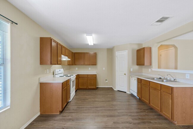 Building Photo - 4018 Regal Rose