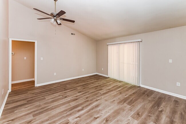 Building Photo - 7825 Elm Tree Ln
