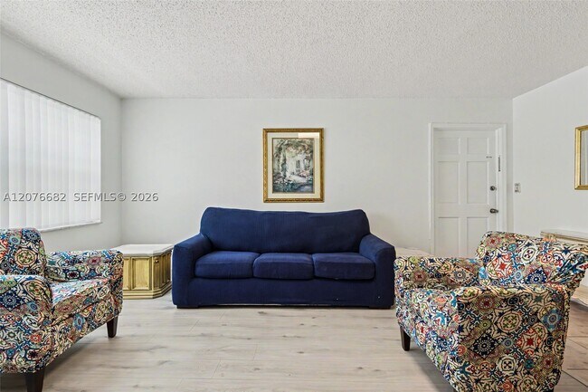 Foto del edificio - 2500 NE 9th St