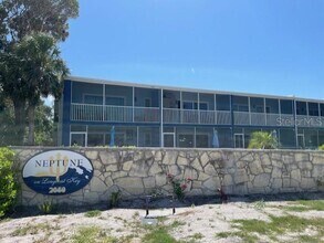 Building Photo - 2850 Gulf of Mexico Dr