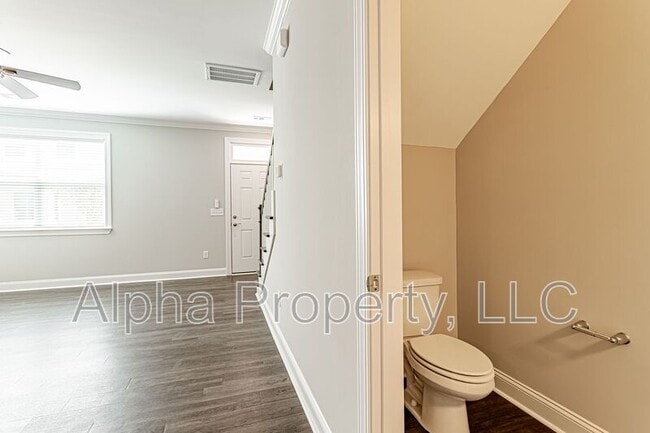 Building Photo - 14 Alderly Wy