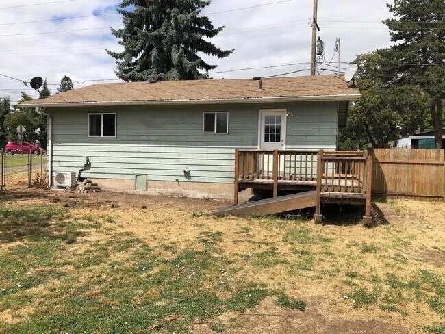 Foto del edificio - Updated 2 bed 1 bath house in Eugene!