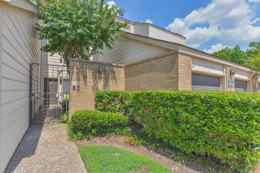 2277 S Kirkwood Rd Unit 1004, Houston, TX 77077 Condo for Rent in