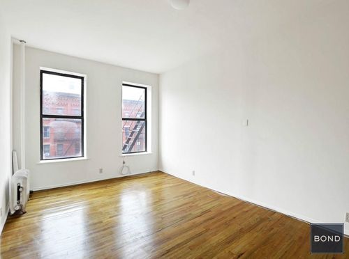 Building Photo - 101 W 104th St