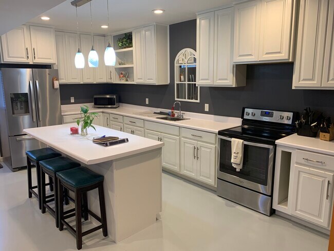 Kitchen - 29 E Shore Cir