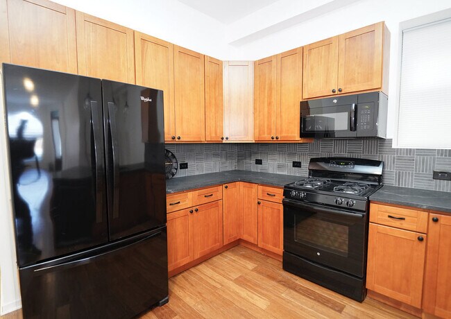 Foto del edificio - 4558 S Lake Park Ave