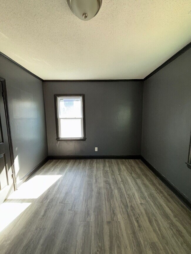 Building Photo - 1064 Brower St
