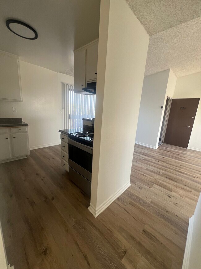 Foto del edificio - 18150 Prairie Ave
