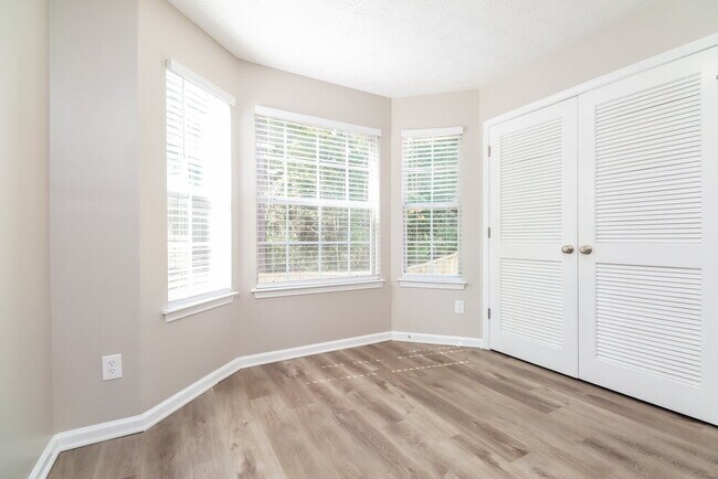 Foto del edificio - 1085 Ivey Ln
