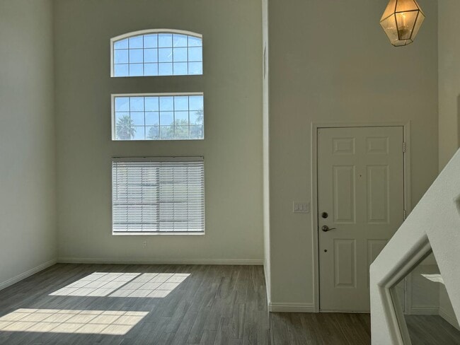 Building Photo - New flooring and kitchen. No neigbros behi...