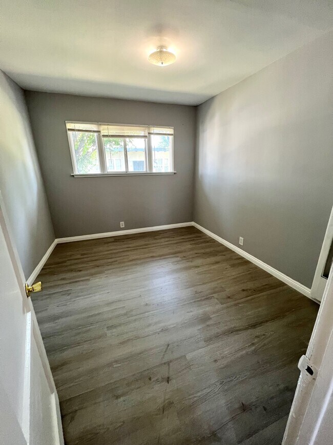 Building Photo - 3420 Santa Anita Ave
