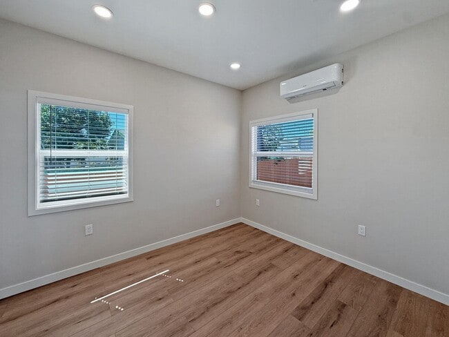 Foto del edificio - Stylish Newly Built 1BR/1BA ADU – In-Unit ...