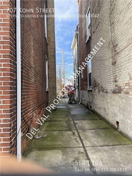 Building Photo - 707 Kohn St