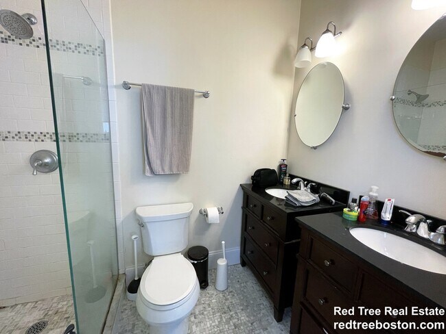 Foto del edificio - 1 Larose Pl