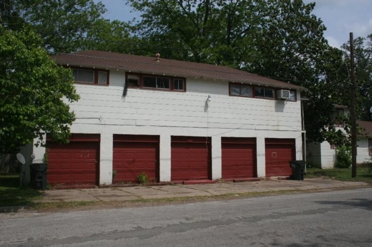 Primary Photo - 636 Preston St