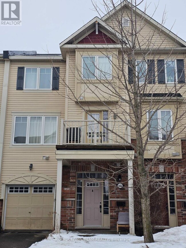 Building Photo - 2042 Madrid Ave