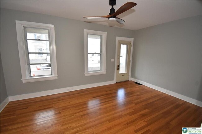 Building Photo - 417 Porter St