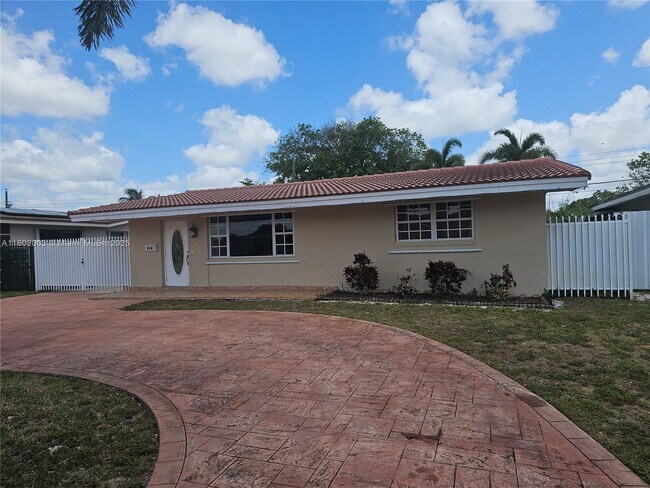 Foto del edificio - 8601 NW 16th St