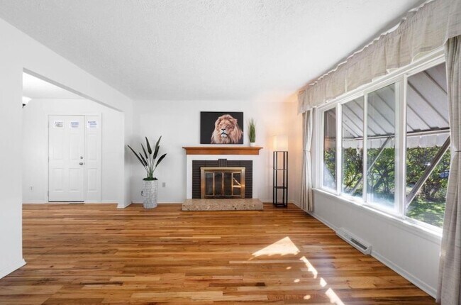 Foto del edificio - 603 E Columbia Ave